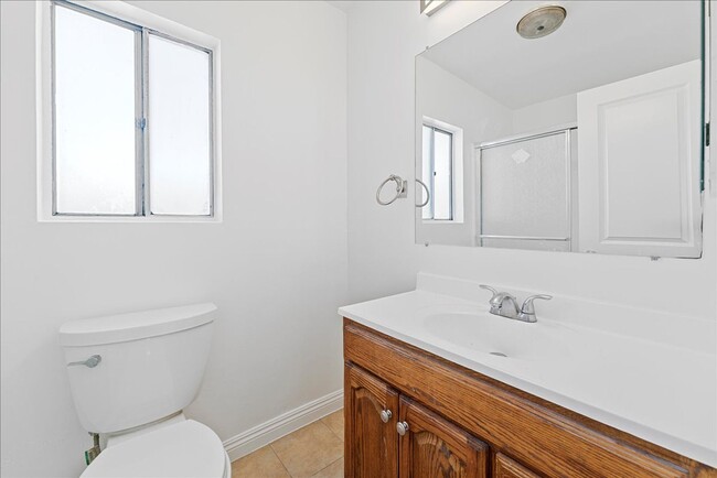 Building Photo - 5709 Hazeltine Ave