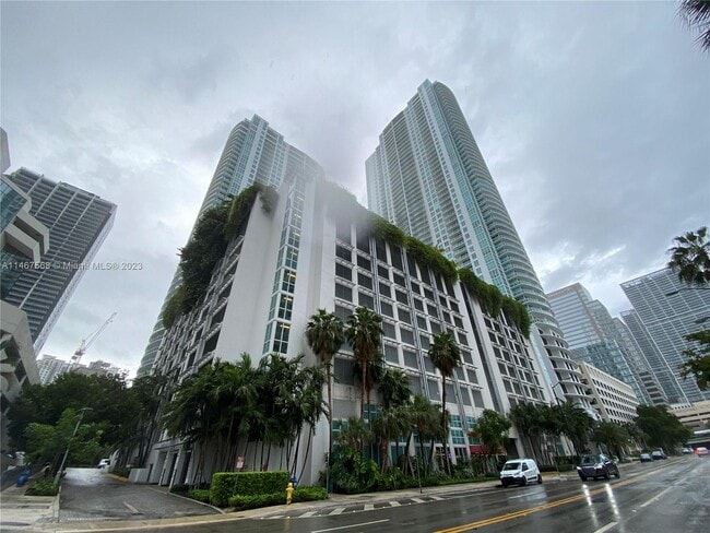 Building Photo - 950 Brickell Bay Dr