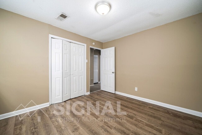 Building Photo - 1337 Woodward Rd