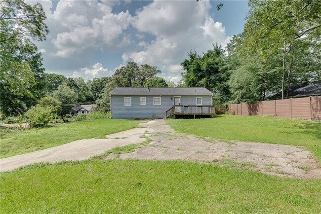 Building Photo - 1424 Hosea L Williams Dr NE