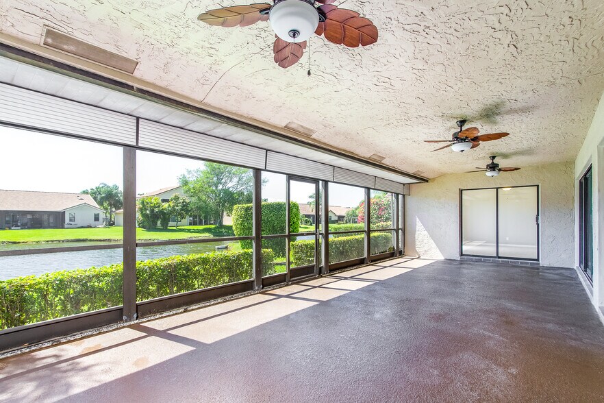 Large covered patio - 8555 Eagle Run Dr