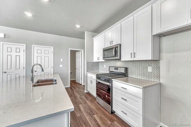 Building Photo - 6098 N Lisbon St