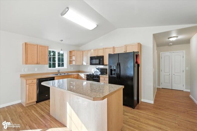 Building Photo - 4866 S Danielle St