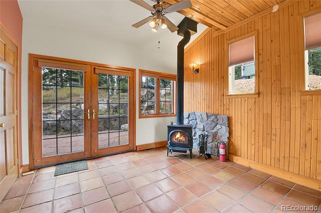 Building Photo - 190 Circle Dr