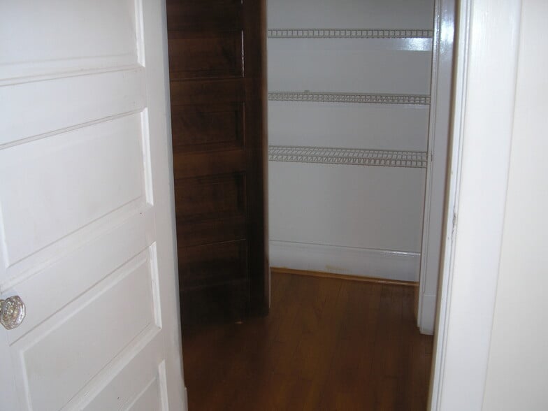 Building Photo - 1709 Hampton Blvd