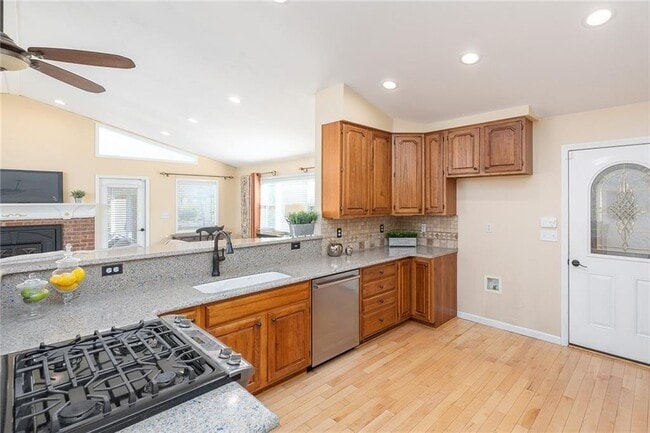 Building Photo - 2741 Benson Dr