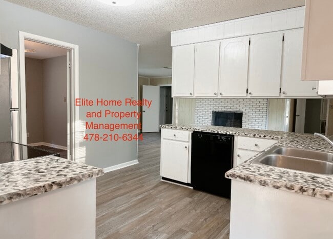 Building Photo - 233 Markwood Dr