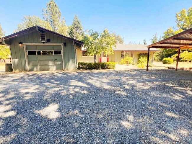 Primary Photo - 3401 Quartz Creek Rd
