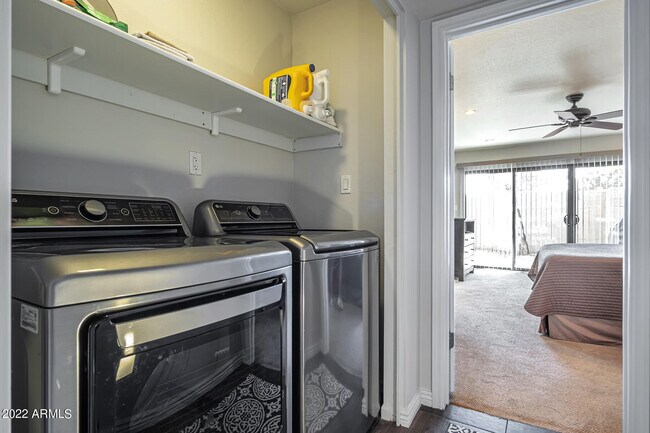 Building Photo - 7318 E Palo Verde Dr