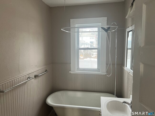 Building Photo - 40 Prospect St