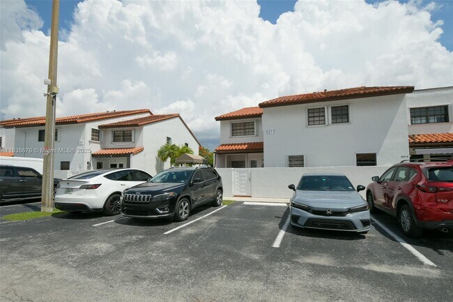Building Photo - 6211 SW 138th Ct