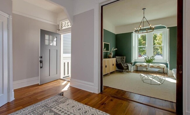 Building Photo - 2253 Clinton Ave