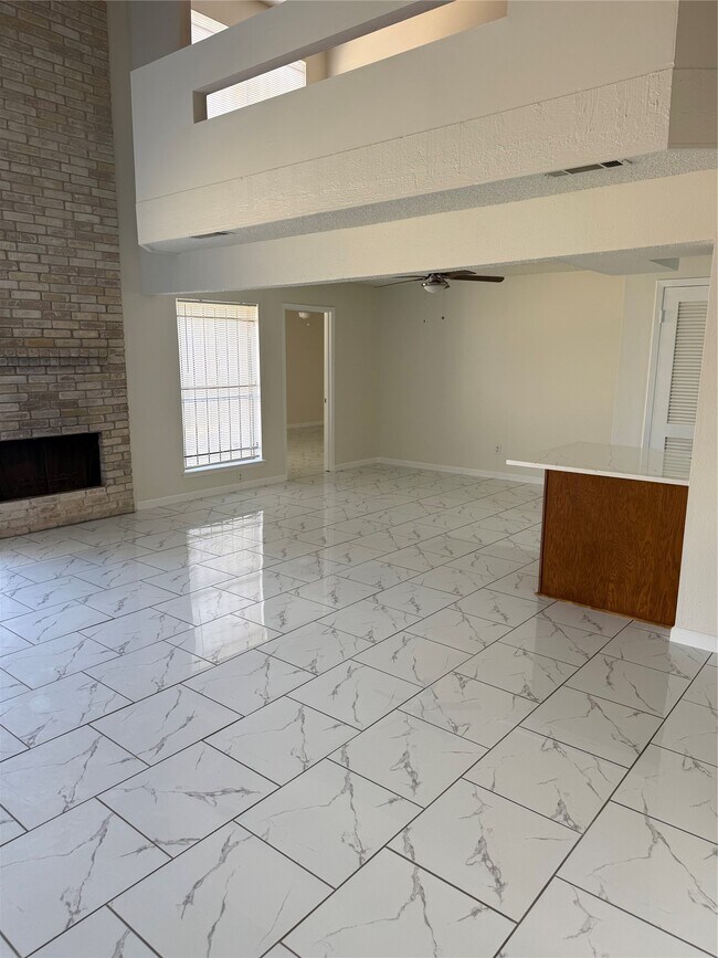 Building Photo - 6103 Linnhaven Dr