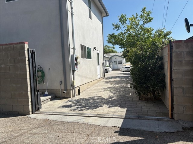 Building Photo - 1221 Irving Ave