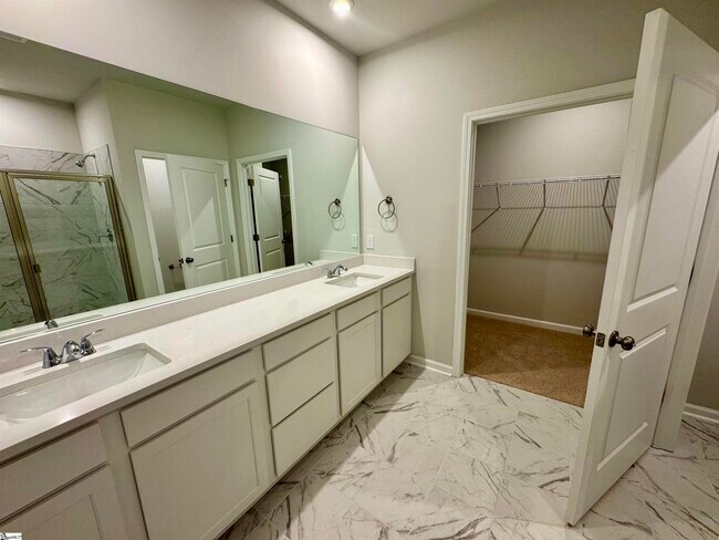 Building Photo - 325 Gooding Trl