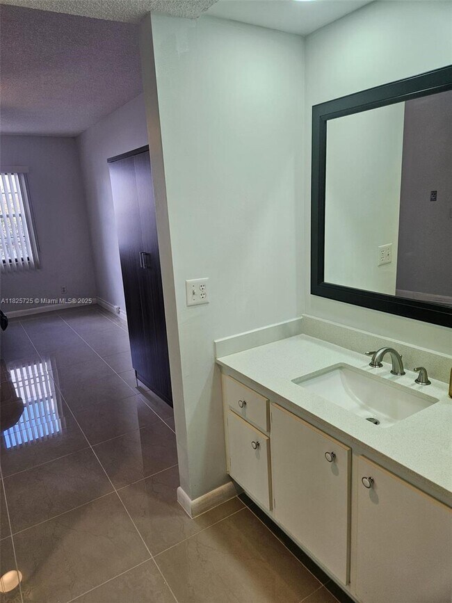 Building Photo - 1501 SW 134th Way