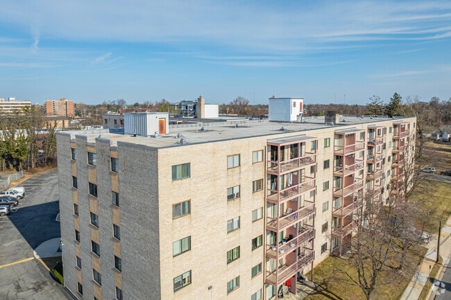 Building Photo - 130 Slade Ave