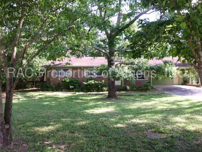Building Photo - 133 Fairfield Cir