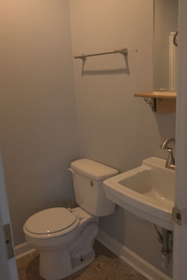 Building Photo - 2BR/2BA Home with Patio & Pet Friendly in ...