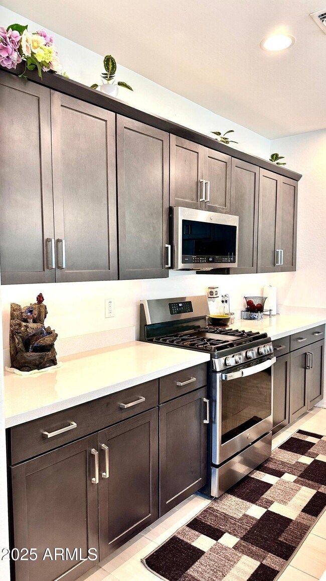Building Photo - 12823 W Ocotillo Rd