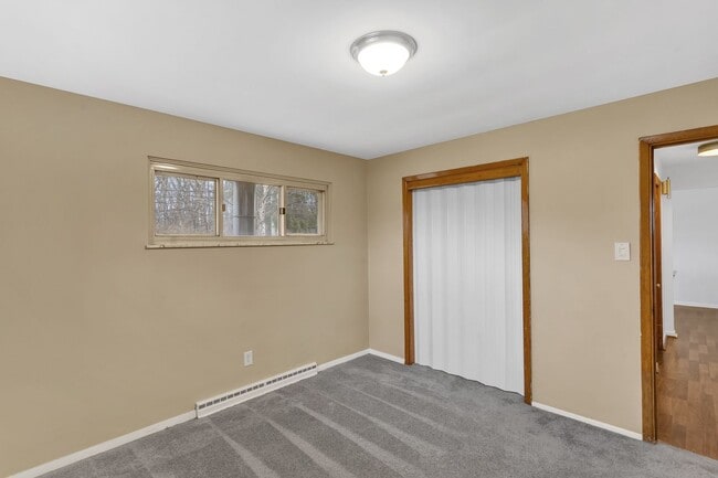 Building Photo - Updated 3BR Home with Central Air & Finished Walk-Out Basement - Sewickley, PA