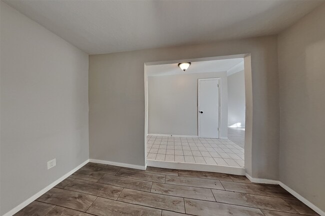 Building Photo - 22135 N Fork Dr