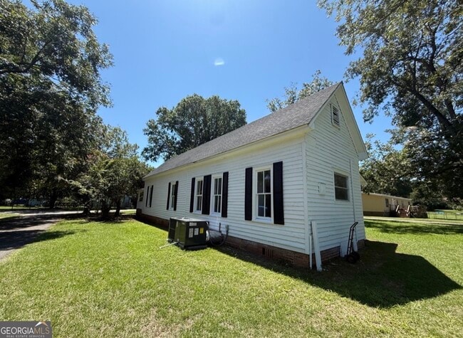 Building Photo - 604 Shy St