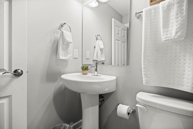 Building Photo - 2273 E 100th St