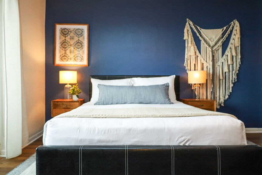 Building Photo - 212 West Dr