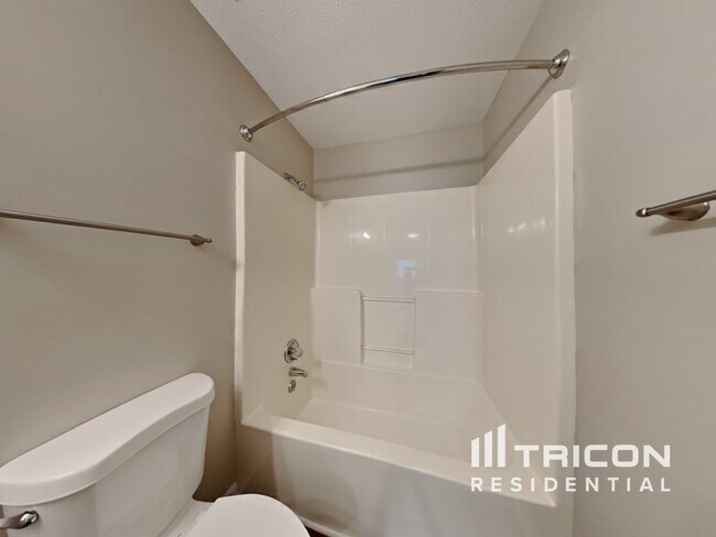 Building Photo - 812 Hepplewhite Ct