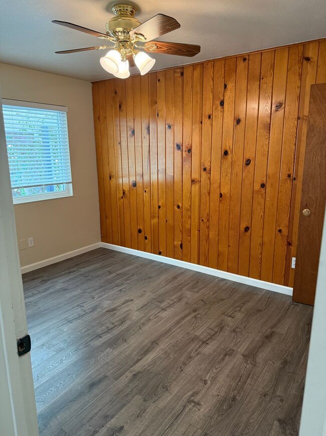 Building Photo - Recently Remodeled Home in Charming Neighborhood