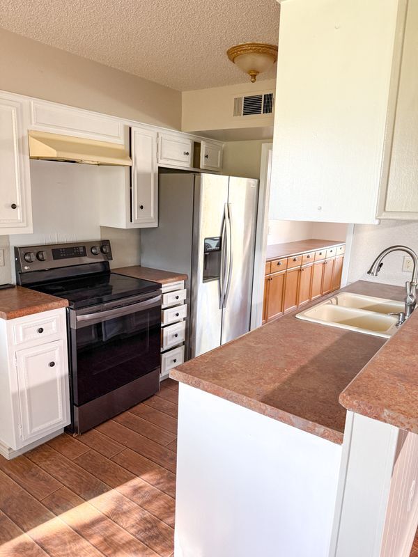 Building Photo - 126 Granada