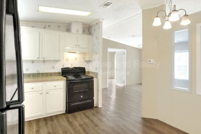 Building Photo - 3321 Peachtree Hill Rd