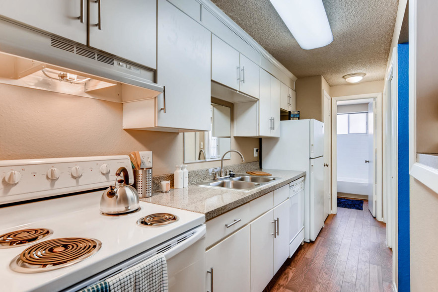 Carlisle on the Park | Denver, Co. Apartments - Carlisle on the Park Apartments
