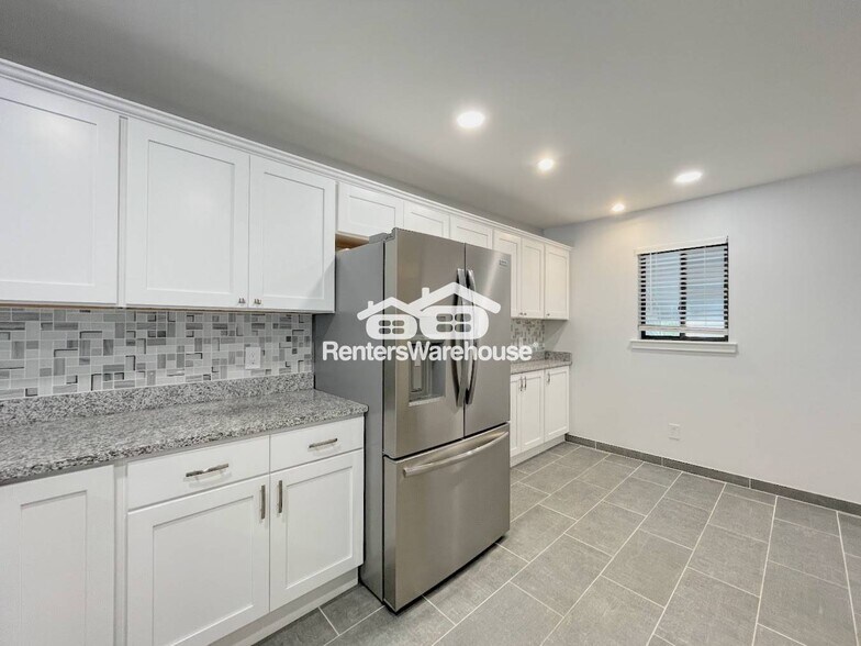 Building Photo - 2325 Sea Shell Rd