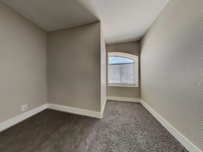 Building Photo - 8236 Hercules Dr