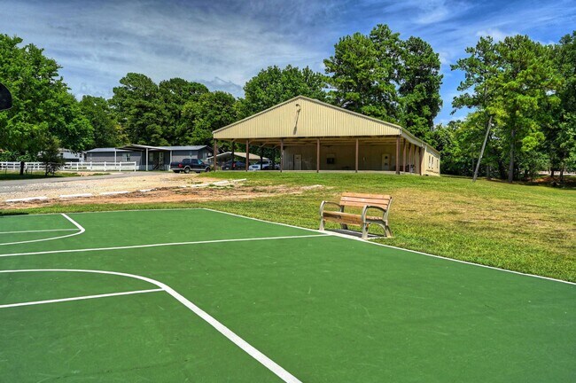 Building Photo - 9572 Darkwood St