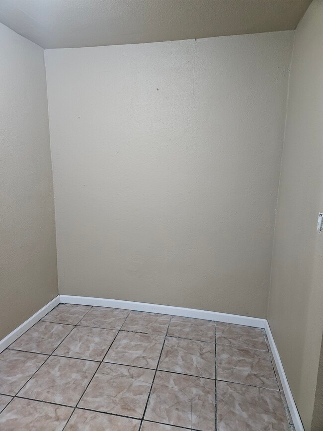 Building Photo - 9324 Croesus Ave