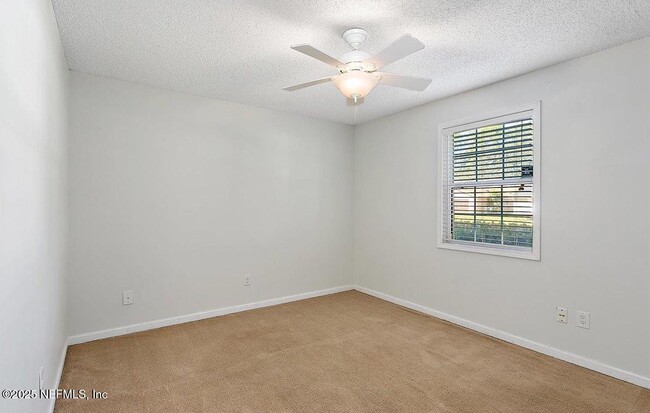 Building Photo - 3386 Chrysler Dr