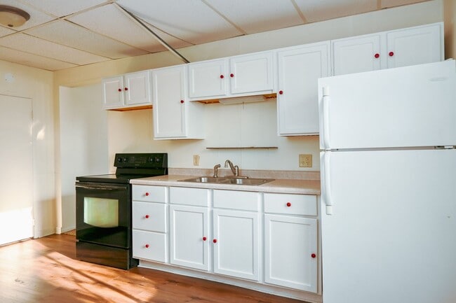 Building Photo - Bjerke Duplex