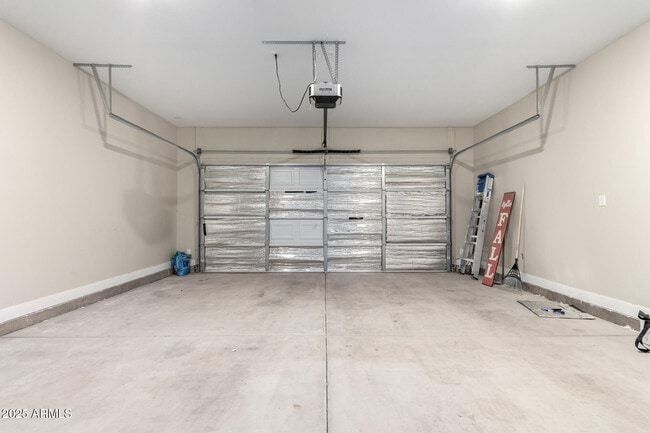Building Photo - 8944 W Century Dr
