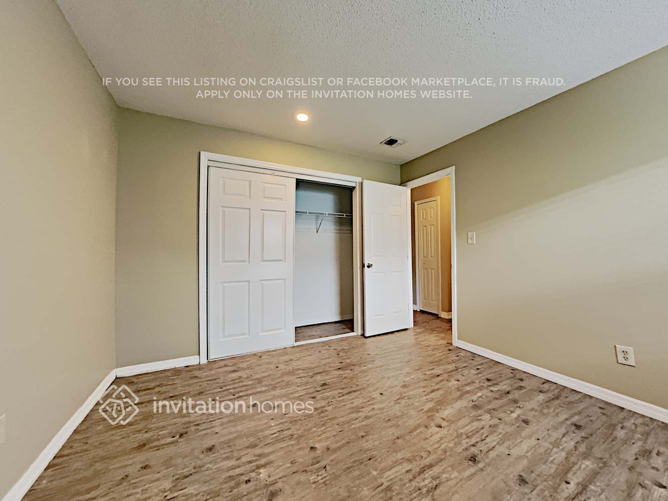 Building Photo - 439 Meander Dr N