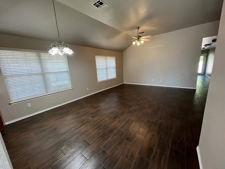 Building Photo - 512 Choctaw Gate Dr