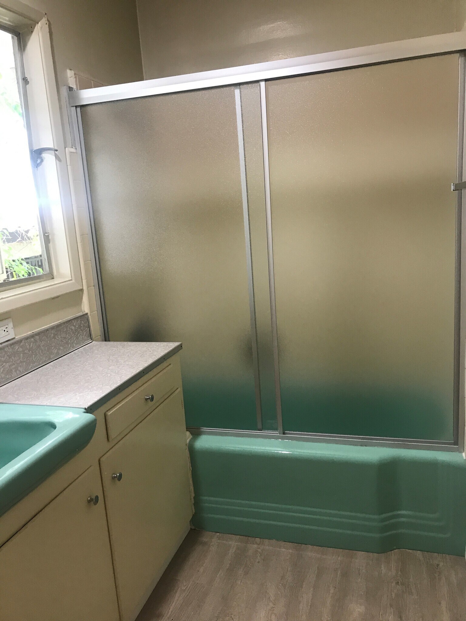 Bathroom - 3918 Park Pl