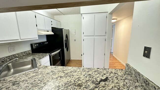Building Photo - 1111 Green Pine Blvd