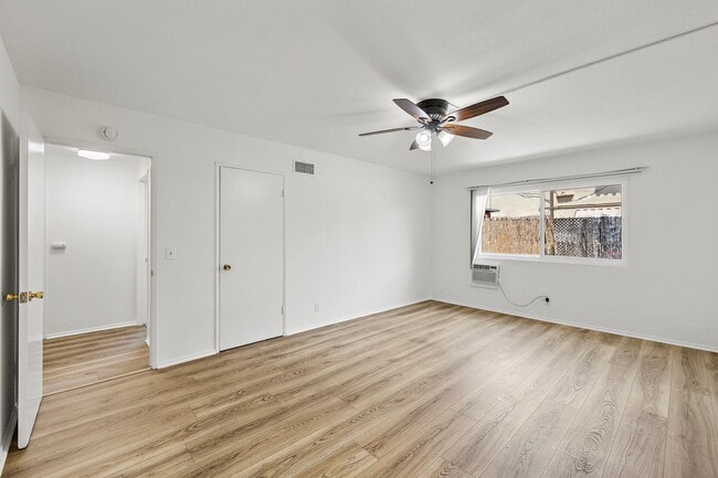 Building Photo - Spacious Home on Corner Lot!