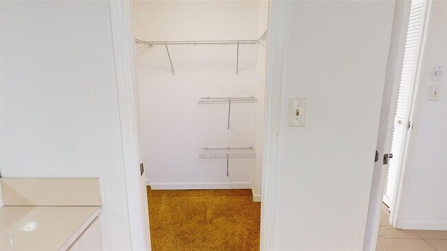 Building Photo - 3080 N Course Dr