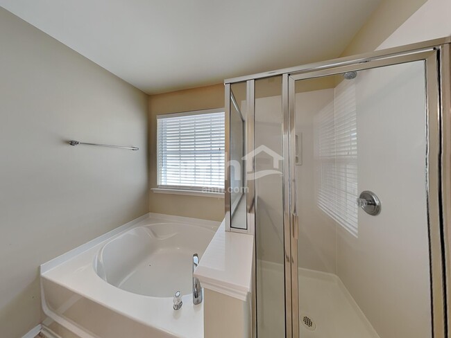 Building Photo - 14124 Holly Springs Dr