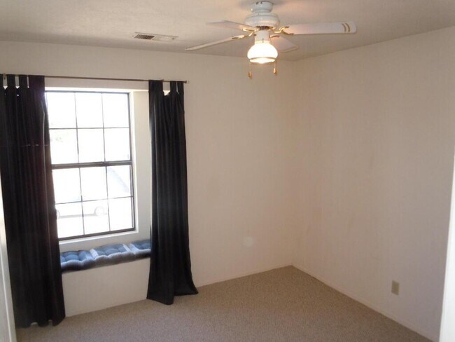 Building Photo - 2059 Columbia Ct NE