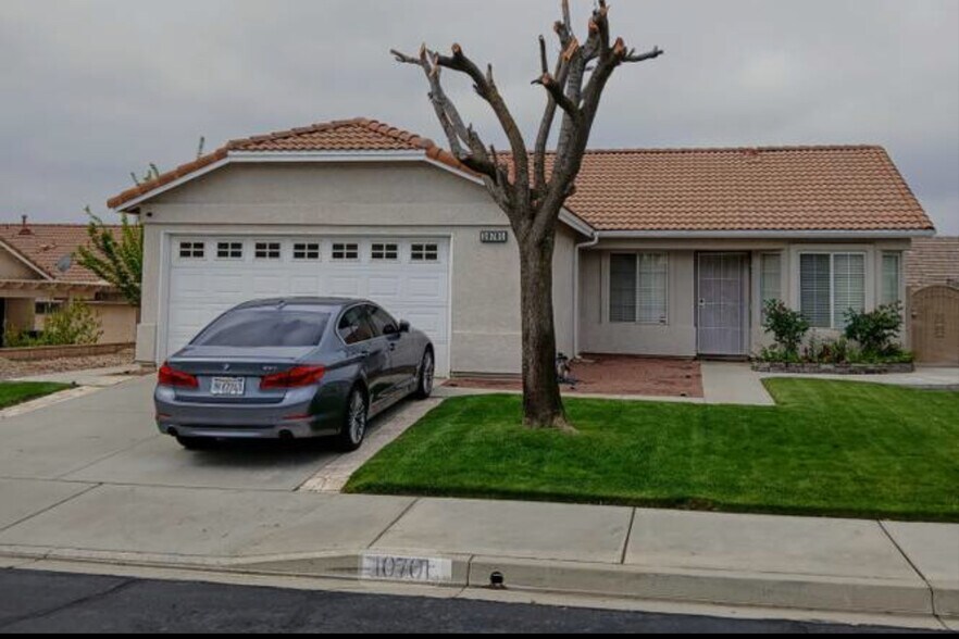Primary Photo - 10701 Bel Air Dr